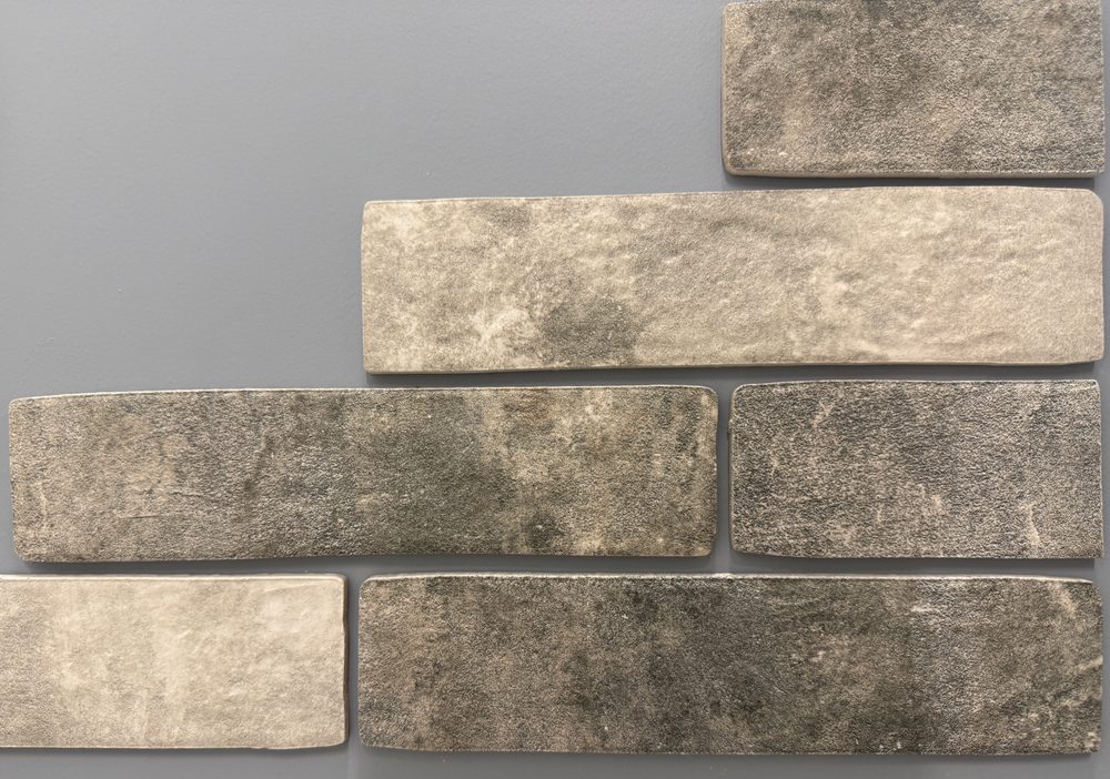 Brick Grey (250×60×6) – Grey