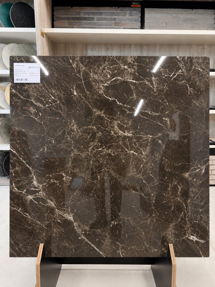 Emprador Dark 80x80 – Dark – 80×80 cm